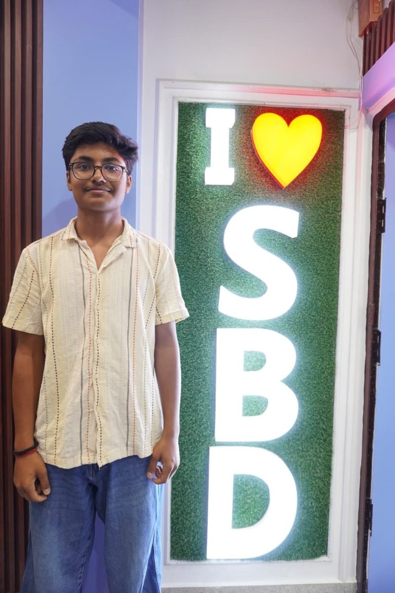 Student at the I love SBD wall